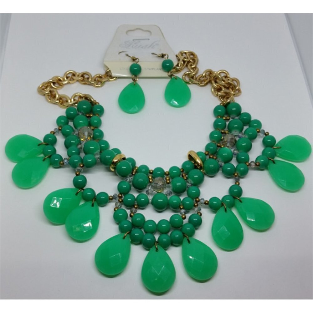 Nwt Bright Green Jewelry Set Necklace And Earrings Statement Vibrant